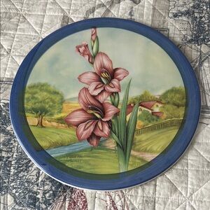 Due Torri Platter with Day Lily Design.